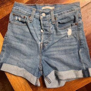 Levi’s wedgie short 25